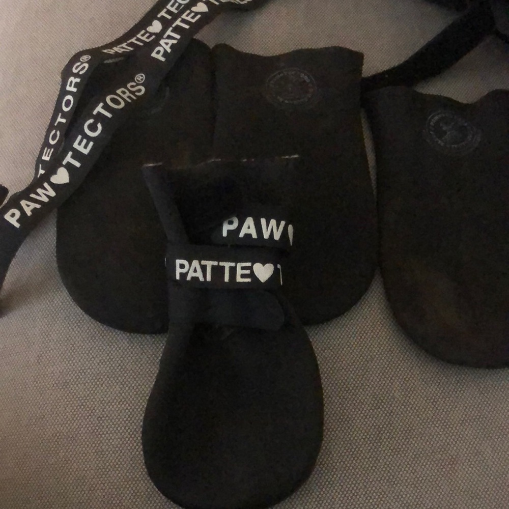 Black Dog Boots - set of 4